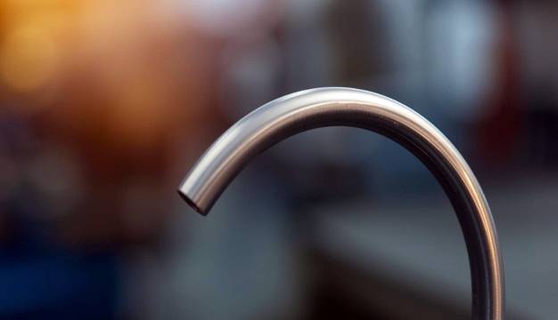 dobrar tubo de alumínio